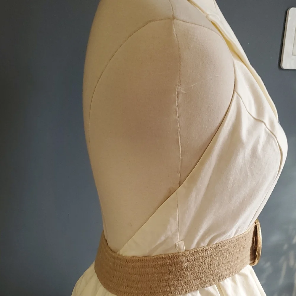 Main Strip Elegant Cream Dress Size M - Picture 5 of 13